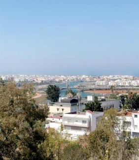 Hay Al Qoriaa Apartamento | شقه فاخره بثلاث غرف دورين على البحر