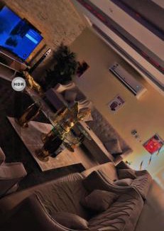 Unaizah Apartamento | شقه فاخر