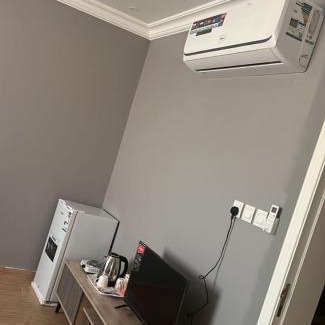 Dammam Apartamento | غرفة وصالة الجوري 3 ابواب ذكية