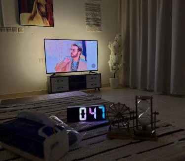 Buraydah Apartamento | غرفة وصالة بدخول ذكي
