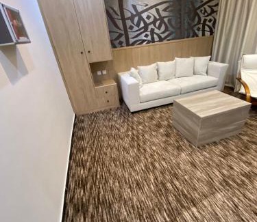 Al Kura Apartamento | غرفة وصالة فندقية