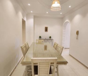 Al Kura Apartamento | قصر الهدوء