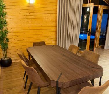 Al Hawiyah Chalet De Esquí | كوخ النرجس