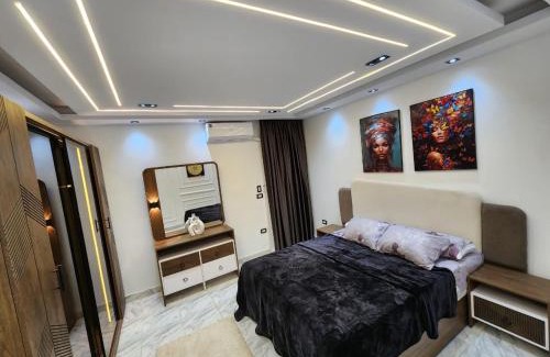 Pyramids Gardens Apartamento | للايجار شقه اول ساكن مجهزه بالكامل ثلث غرف نوم اثنين حمام مطبخ مجهز بالكامل تحكم كامل عبر التلفون مكيفه بالكامل For rent Apartment for the first inhabitant a Fully equipped 3 bedrooms 2 bathrooms Fully equipped kitchen Full control via phone