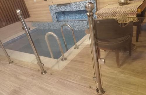 Al-Hofuf Chalet De Esquí | منتجع وأكواخ الأرازي