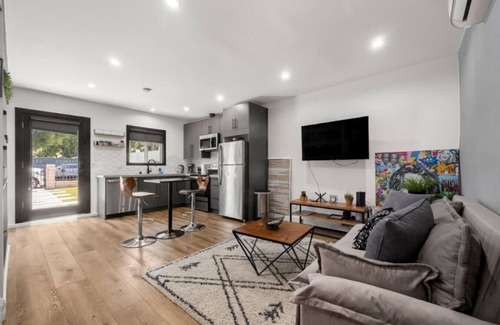 Woodland Hills Casa | ৎ୭ Clarendon Hideaway ৎ୭