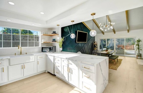 Woodland Hills Casa | ৎ୭ The Bigler Hideaway ৎ୭w/POOL&MORE