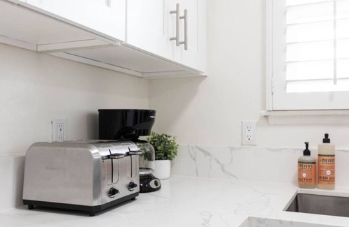 Reseda Casa | ৎ୭Charming Gilmore in Resedaৎ୭ Fullyfurnished