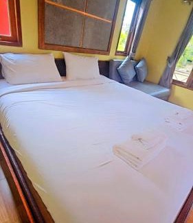 Si Racha Chalet De Esquí | คีรีนคร บางพระ รีสอร์ท