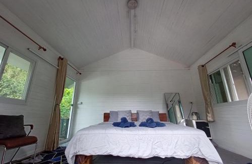 Mueang Pan Cama Y Desayuno | บ้านชายดอย Glamping ดอยแม่แจ๋ม cheason ,Muangpan, Lampang
