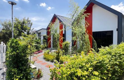 Racha Thewa Chalet De Esquí | บ้านต้นลมสุวรรณภูมิ Baantonlom suvarnabhumi
