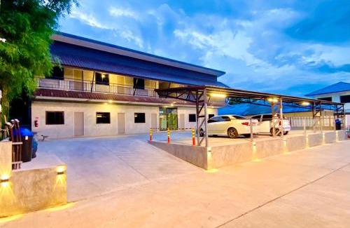 Uthai Thani Apartamento | บ้านต้นไม้เพลส อุทัยธานี