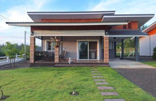 Suan Phueng Casa | บ้านน้ำผึ้งโฮมสเตย์