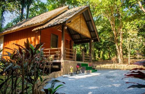 Nok Na Casa | บ้านบุญ โฮมสเตย์