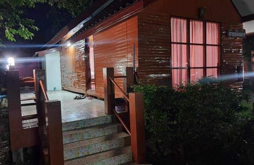 Phrae Casa | บ้านสวนกุหลาบแก้วรีสอร์ท
