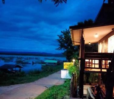 Wang Sam Mo Casa | บ้านสวนริมน้ำวังใหญ่ ห้อง a1 วังสามหมอ อุดรธานี