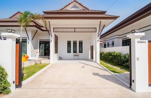 Hua Hin Complejo | บ้านอิ่มสุข พลูวิลล่า ชะอำ