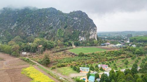 Lan Sak Casa | บ้านในสวน รีสอร์ท หุบป่าตาด