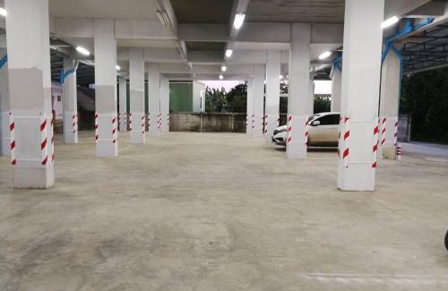 Wang Mai Khon Apartamento | ศุภักษรอพาร์ทเม้นและสระว่ายน้ำ Supakson apartement and pools