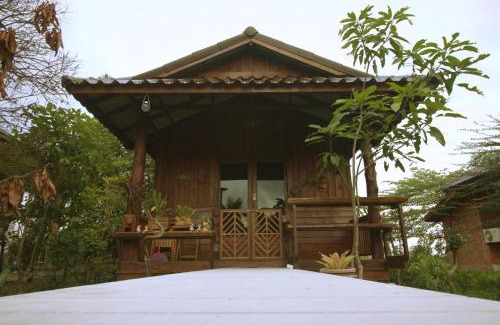 Chian Yai Otro | เรือนไทยใจสุขเอ๋ย