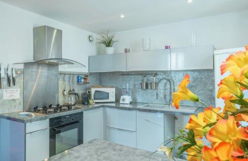 Les Grands Carmes Apartamento | ღ LA CHARMERIE Duplex climatisé à 5min du Vieux Port