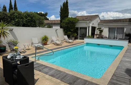 La Couarde-sur-Mer Casa | ღ Ostaria - Maison Spacieuse, Piscine & Garage
