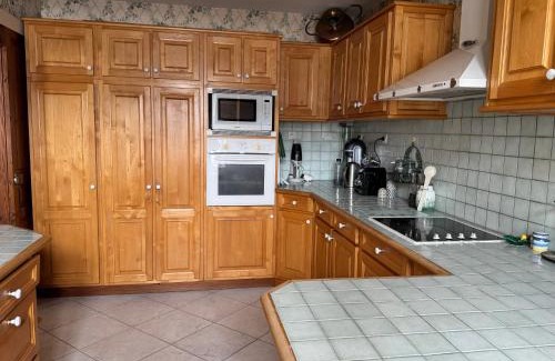 La Couarde-sur-Mer Casa | ღ Ostaria - Maison Spacieuse, Piscine & Garage