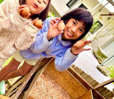 Okinawa Apartamento | お子様連れ&動物好き大歓迎！産みたての卵を収穫体験できる宿