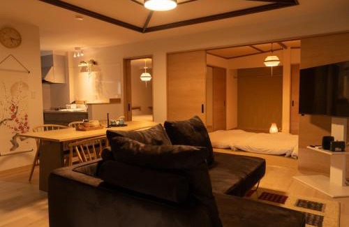 Nakafurano Casa | かんたろうもねたろうの母家- 1周年感謝セール!フルリノベ最大10名!スキー場7分ラベンダー畑7分 キッズコーナー大好評!