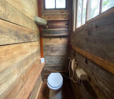 Sado Cabina | エシカルな島のリトリート宿 古道具と手仕事の宿ねまりや