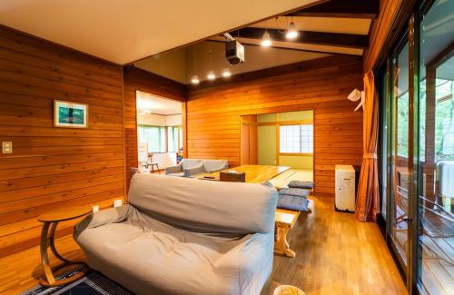 Tsumagoi Casa | クラレンス-森の中でBBQと4Kプロジェクターが楽しめる北軽井沢の貸切Villa-