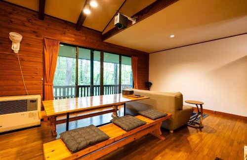 Tsumagoi Casa | クラレンス-森の中でBBQと4Kプロジェクターが楽しめる北軽井沢の貸切Villa-