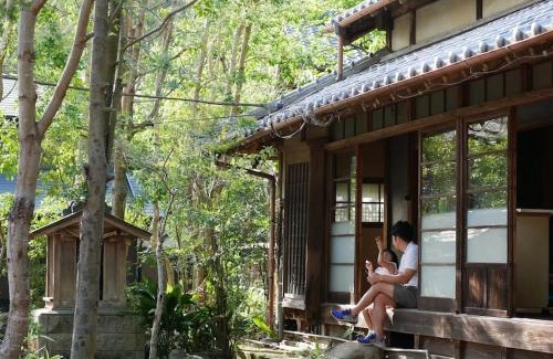Izunokuni Casa | ゲストハウス+カフェわ １日１組限定！ 築１００年の農家の古民家で宿泊体験、薪でお風呂沸かせます。焚き火もできます。