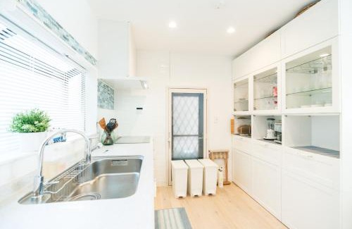 Yokosuka Apartamento | ビーチハウス秋谷 - 小型犬2匹まで一緒に泊まれる戸建貸切