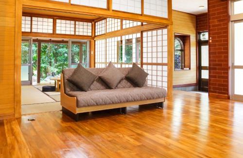 Ishigaki Casa | ビーチ徒歩3分 BBQ可 最大10名宿泊の和室付き平屋 石垣 伊原間 Akashis house