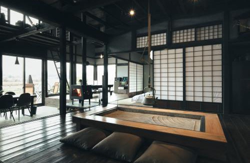 Iida Villa | 一棟貸しの古民家 燕と土と