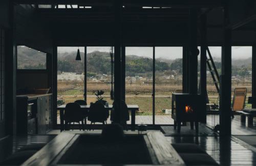 Iida Villa | 一棟貸しの古民家 燕と土と