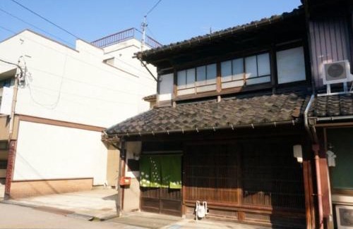 Takaoka Apartamento | (一棟貸切)町家体験ゲストハウス「ほんまちの家」〜高岡市の伝統的な古民家~