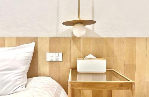 Yushima Hotel | 东京上野超级中心 设计师房间Ycoe 上野公园3分钟 车站1分钟 超级繁华 免费wifi 戴森吹风