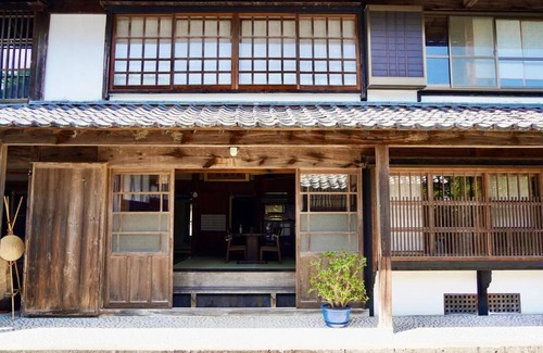 Sado Casa | 佐渡島に残る築130年の伝統的な古民家｜東夢