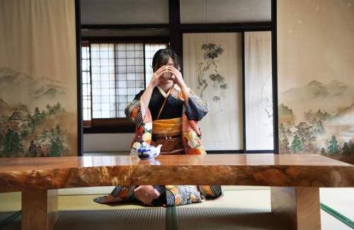 Sado Casa | 佐渡島に残る築130年の伝統的な古民家｜東夢