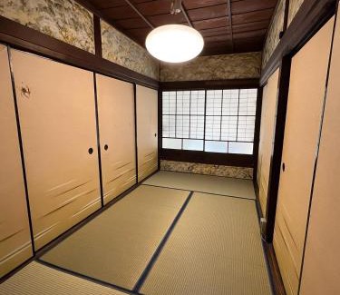 Yoshinogawa Casa | 坂東商店guest room藍染めと宿