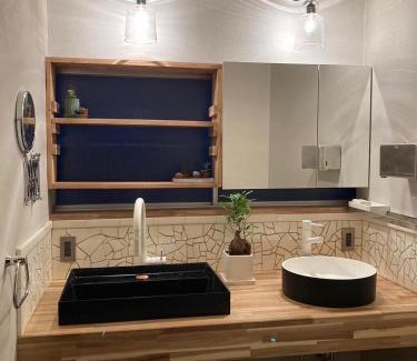 Yoshinogawa Casa | 坂東商店guest room藍染めと宿