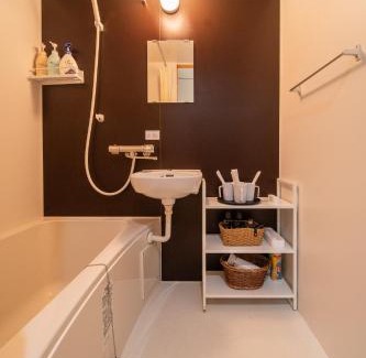 Shimogyo Apartamento | 夏様五条丹波口 Modern Kyoto Townhouse, Whole House