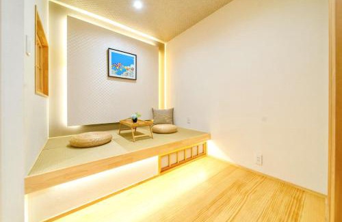 Shimogyo Apartamento | 夏様五条丹波口 Modern Kyoto Townhouse, Whole House