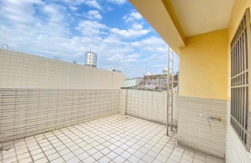 West District Villa | 天晴 包棟旅宿(近家樂福夜市)