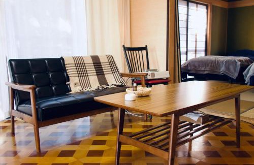 Azumino Casa | 天然温泉付き プライベート空間 北アルプスの麓安曇野 貸切一棟貸 70型スクリーン完備 フモトノイエ