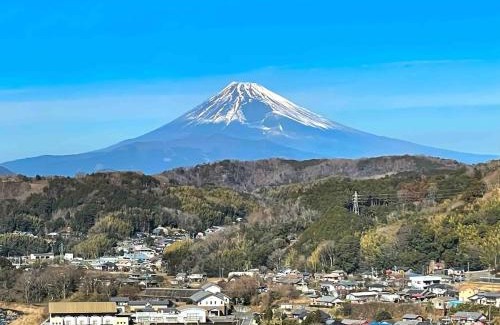 Izu Casa | 天然温泉-富士山パノラマビュー-プライベートデッキで非日常体験を-伊豆の温泉付き貸別荘-中伊豆noie