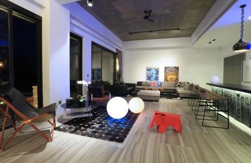 Sanxing Casa | 宜蘭包棟民宿 水明漾私人villa 歡唱l電動麻將l全套西式廚房l腳踏車l專業吧台l泳池l烤肉BBQ