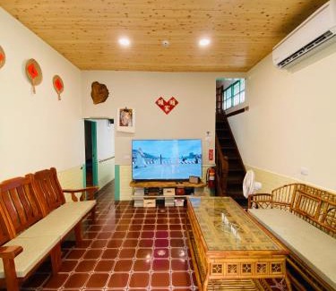 West District Chalet De Esquí | 家暖暖,老屋新生,房源內有戶外空間,嘉義市民宿013號